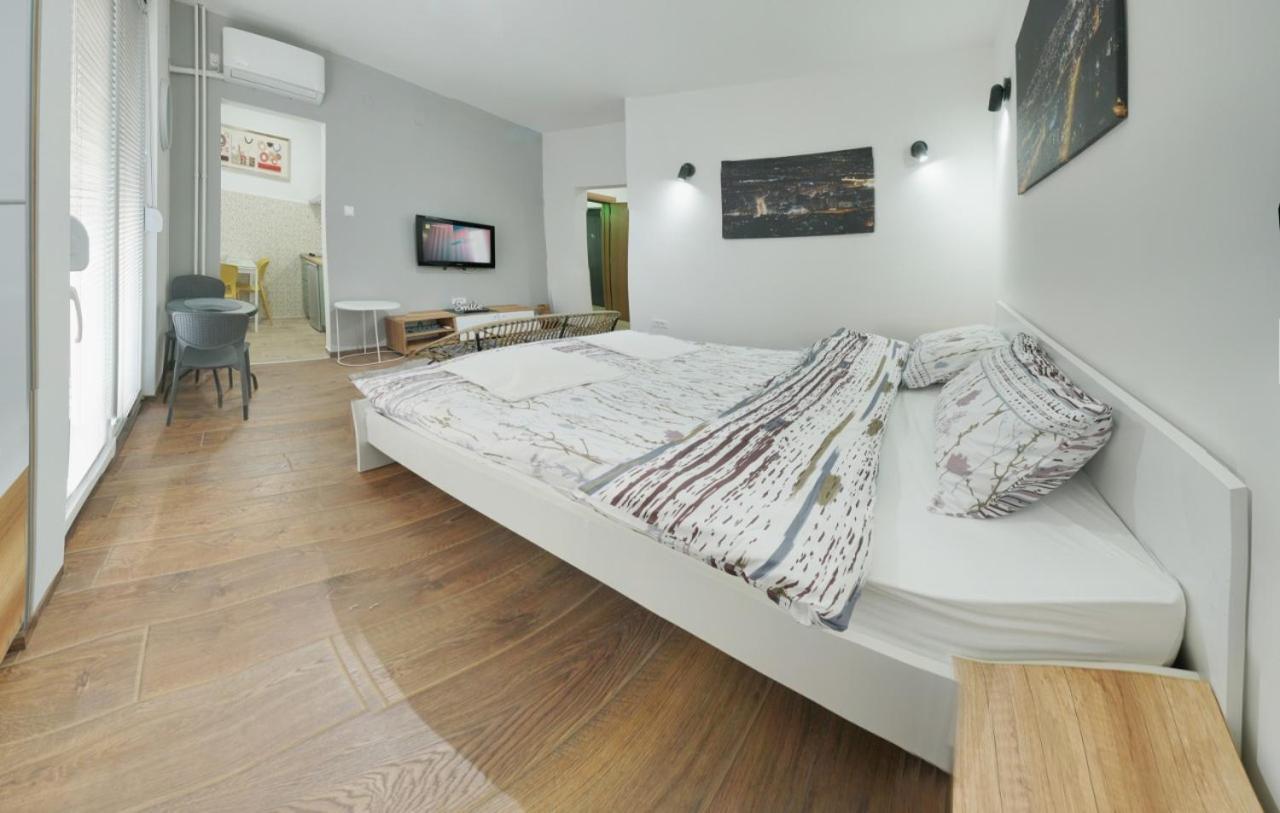 Bibi'S Apartments 斯科普里 外观 照片